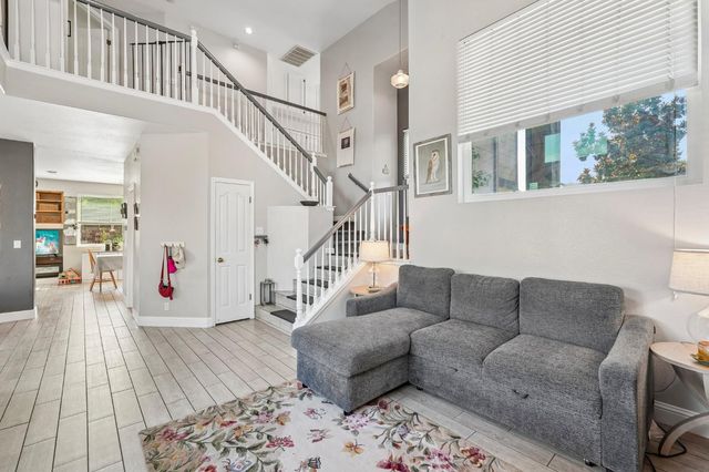 6190 Fieldale Dr, Elk Grove, CA 95758