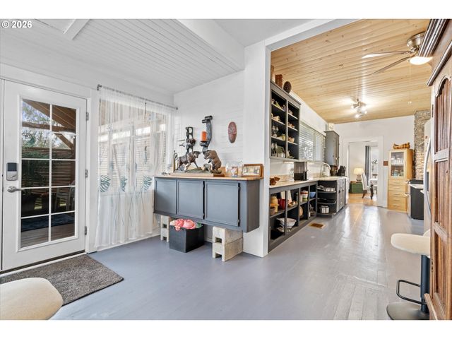 44409 Sw KNIGHT Rd, Gaston, OR 97119