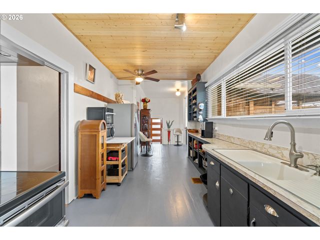 44409 Sw KNIGHT Rd, Gaston, OR 97119