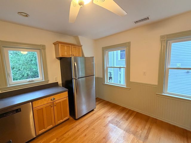 38 Harvard Street 2, Somerville, MA 02143