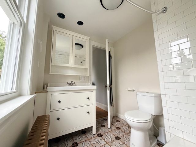38 Harvard Street 2, Somerville, MA 02143