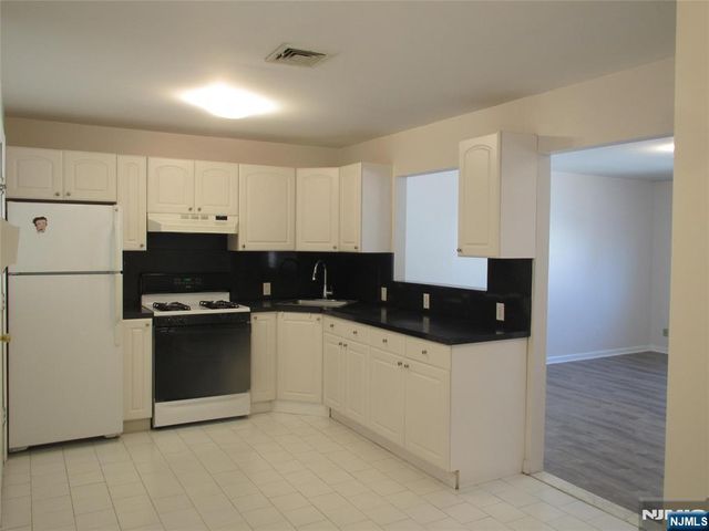 360 Ridge Road 1, Lyndhurst, NJ 07071