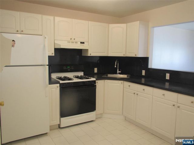 360 Ridge Road 1, Lyndhurst, NJ 07071