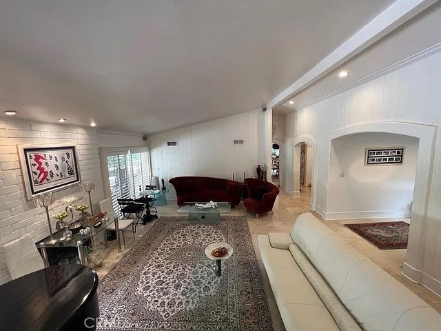 352 West Road, La Habra Heights, CA 90631