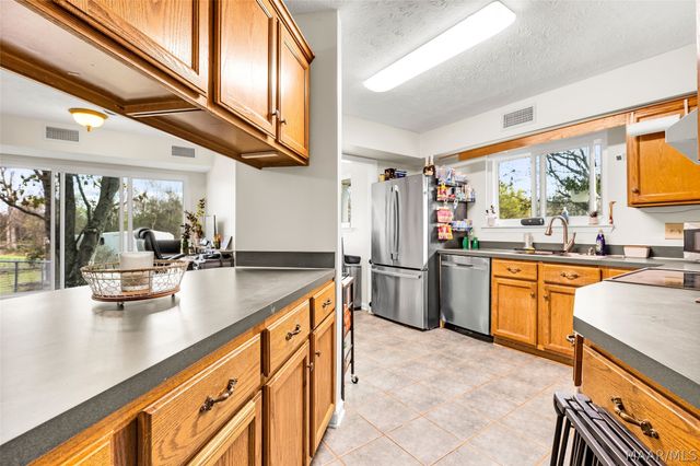 115 Willow Oak Drive, Deatsville, AL 36022