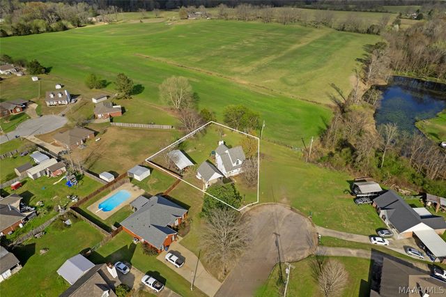 115 Willow Oak Drive, Deatsville, AL 36022