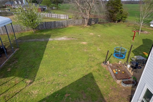 115 Willow Oak Drive, Deatsville, AL 36022