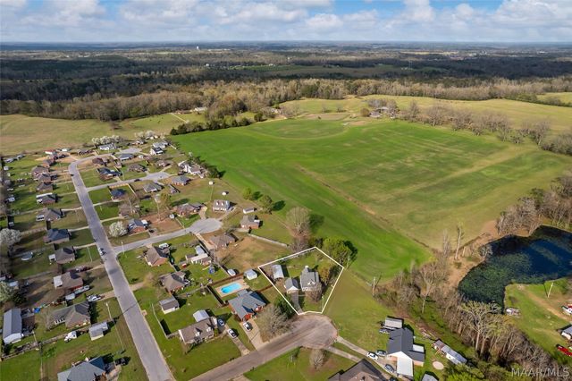 115 Willow Oak Drive, Deatsville, AL 36022