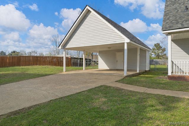 115 Willow Oak Drive, Deatsville, AL 36022