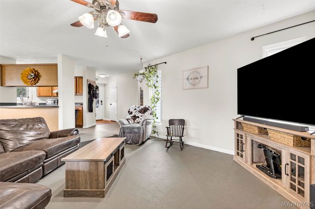 115 Willow Oak Drive, Deatsville, AL 36022