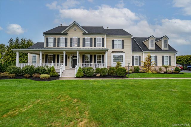4 Indianwood Court, Wading River, NY 11792