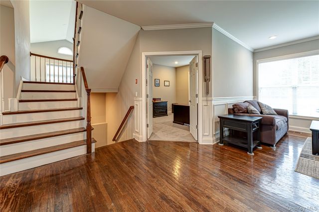 4 Indianwood Court, Wading River, NY 11792
