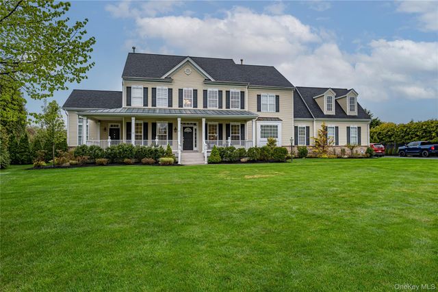 4 Indianwood Court, Wading River, NY 11792