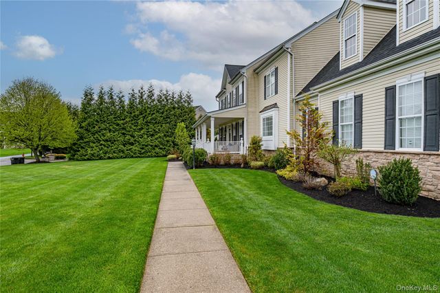 4 Indianwood Court, Wading River, NY 11792
