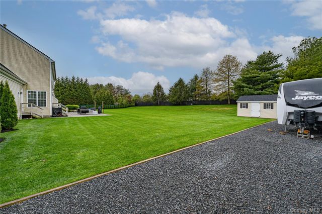 4 Indianwood Court, Wading River, NY 11792
