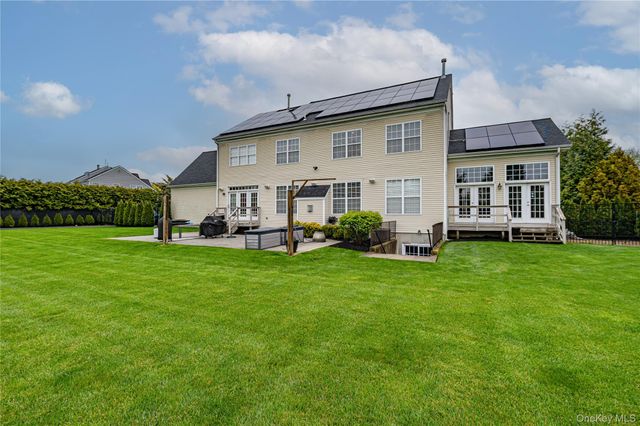 4 Indianwood Court, Wading River, NY 11792