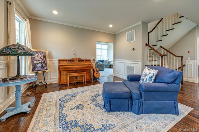 4 Indianwood Court, Wading River, NY 11792