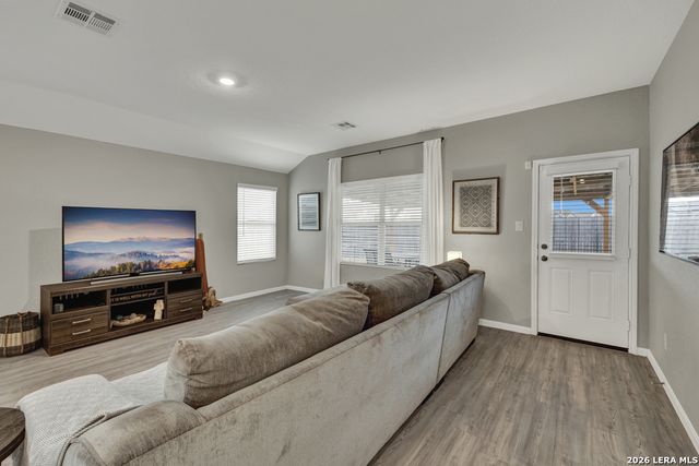 9030 Austin, Seguin, TX 78155