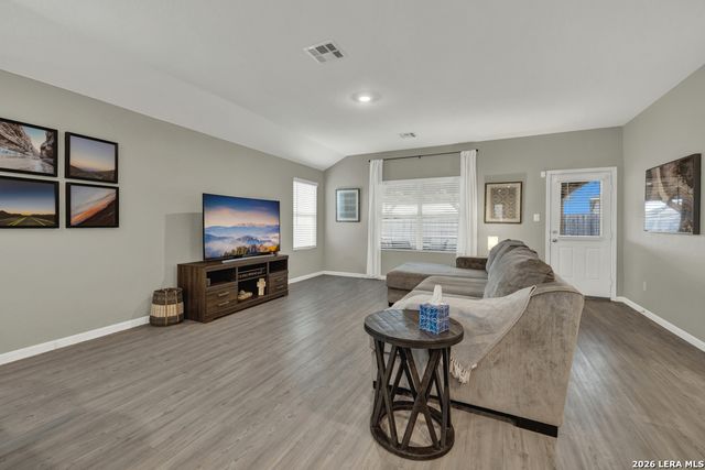 9030 Austin, Seguin, TX 78155