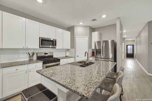 9030 Austin, Seguin, TX 78155