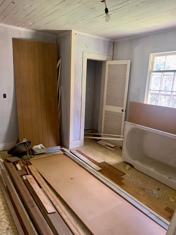 903 Alberta Ave., Columbia, MS 39429