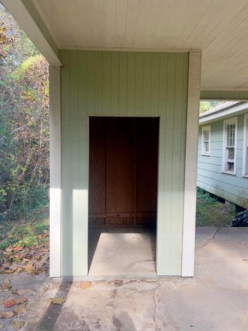 903 Alberta Ave., Columbia, MS 39429