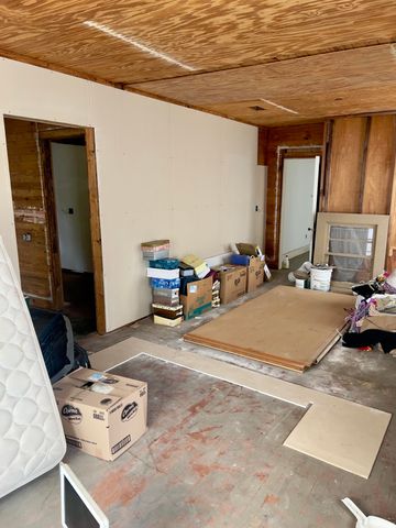 903 Alberta Ave., Columbia, MS 39429