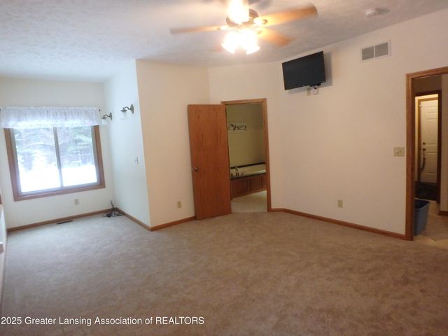 2612 S Ainger Road, Charlotte, MI 48813