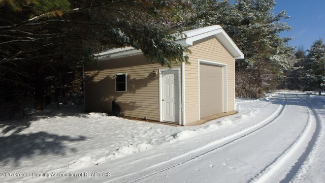 2612 S Ainger Road, Charlotte, MI 48813