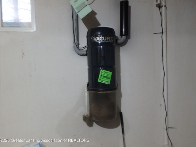 2612 S Ainger Road, Charlotte, MI 48813