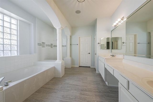 3603 E Cedar Hollow Drive, Pearland, TX 77584