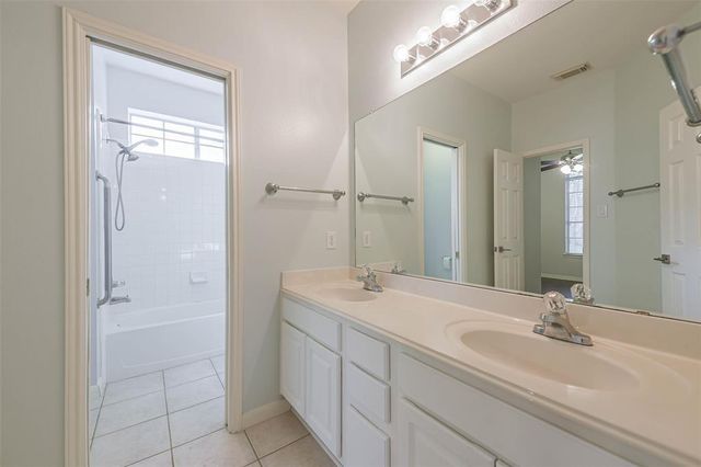 3603 E Cedar Hollow Drive, Pearland, TX 77584