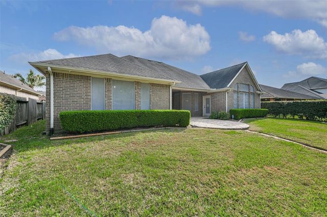 3603 E Cedar Hollow Drive, Pearland, TX 77584