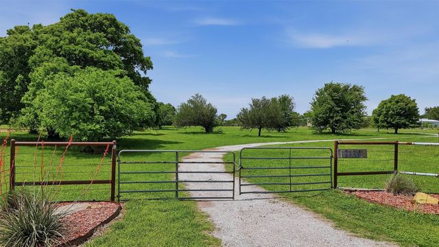 2139 Keefer Road, Pottsboro, TX 75076
