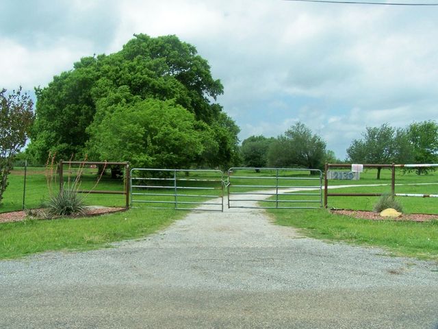 2139 Keefer Road, Pottsboro, TX 75076