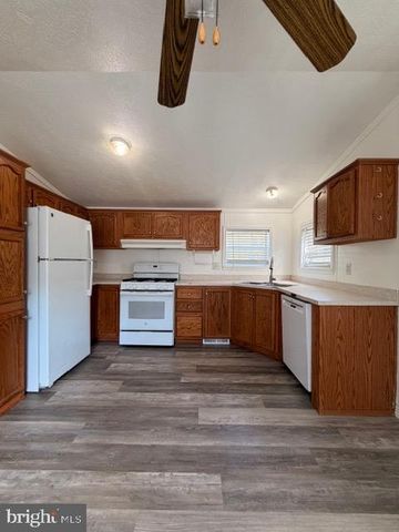 112 WOODSIDE RD, New Egypt, NJ 08533