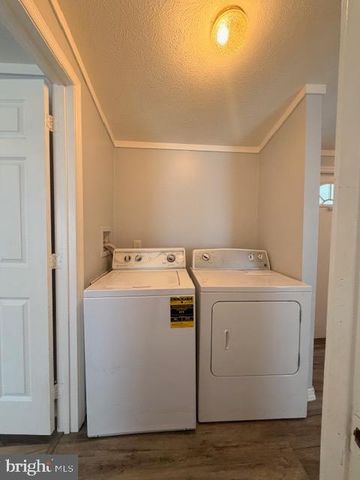 112 WOODSIDE RD, New Egypt, NJ 08533