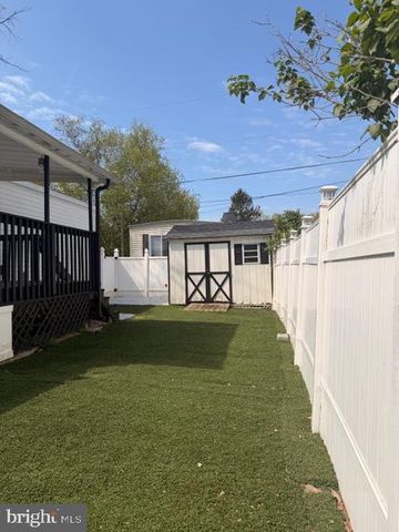 112 WOODSIDE RD, New Egypt, NJ 08533