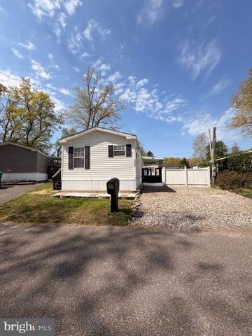 112 WOODSIDE RD, New Egypt, NJ 08533