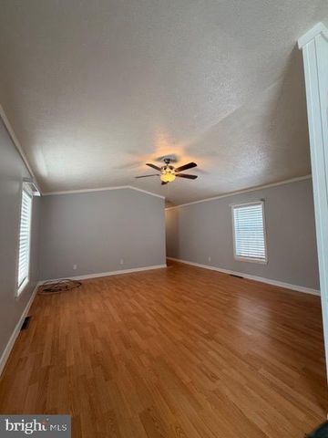 112 WOODSIDE RD, New Egypt, NJ 08533