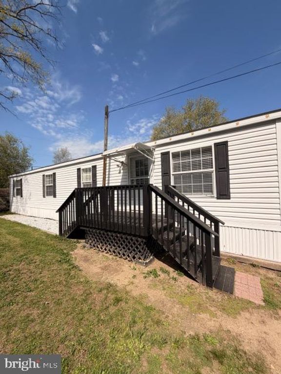112 WOODSIDE RD, New Egypt, NJ 08533