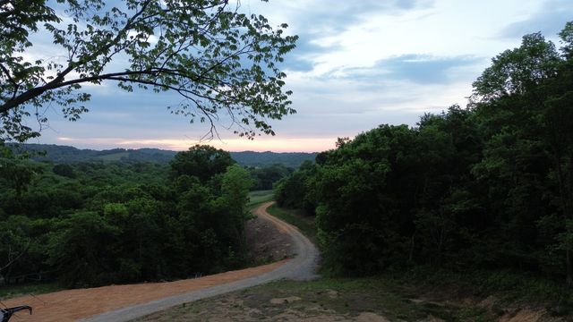 1820 New Hwy 7, Columbia, TN 38401