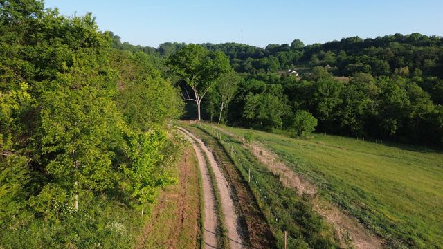 1820 New Hwy 7, Columbia, TN 38401