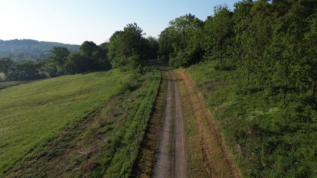 1820 New Hwy 7, Columbia, TN 38401