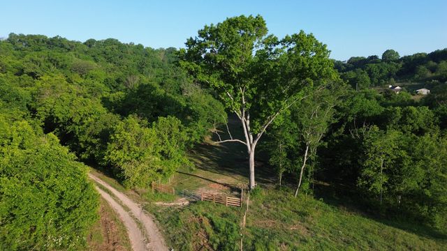 1820 New Hwy 7, Columbia, TN 38401