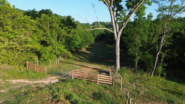 1820 New Hwy 7, Columbia, TN 38401