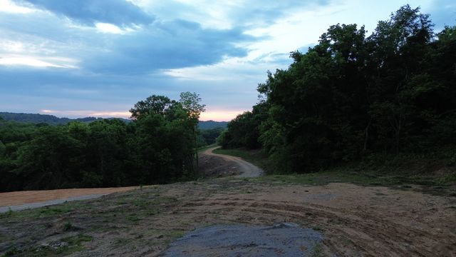 1820 New Hwy 7, Columbia, TN 38401