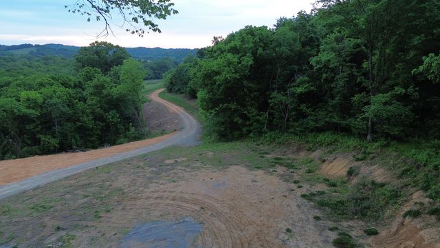 1820 New Hwy 7, Columbia, TN 38401