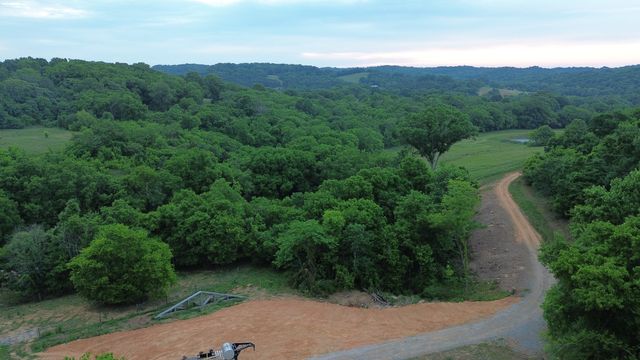 1820 New Hwy 7, Columbia, TN 38401
