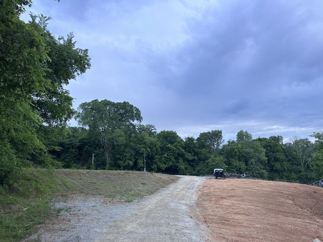1820 New Hwy 7, Columbia, TN 38401